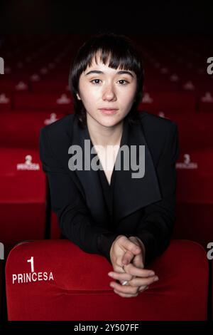 Zoe Stein posiert für eine Fotosession während der Präsentation Manticora Madrid am 11. Dezember 2022 in Madrid. Stockfoto