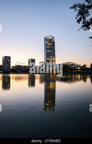 Erhöhter Donauspiegel am Kopas-Staudamm, Hochwasser in Budapest Stockfoto