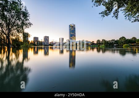 Erhöhter Donauspiegel am Kopas-Staudamm, Hochwasser in Budapest Stockfoto