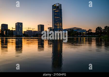 Erhöhter Donauspiegel am Kopas-Staudamm, Hochwasser in Budapest Stockfoto