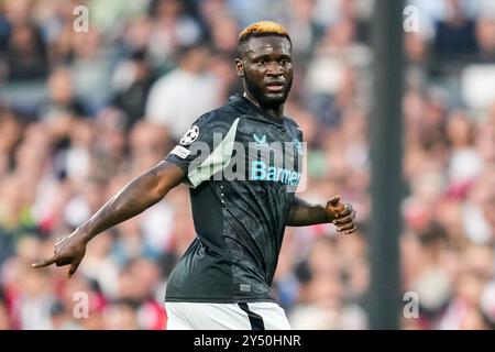 ROTTERDAM, NIEDERLANDE - 19. SEPTEMBER: Victor Boniface von Bayer 04 Leverkusen Gesten beim Spiel der UEFA Champions League 2024/25 Phase MD1 zwischen Feyenoord und Bayer 04 Leverkusen in de Kuip am 19. September 2024 in Rotterdam, Niederlande. (Foto: Rene Nijhuis) Stockfoto