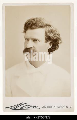 Cabinet Card Porträtfoto von Mark Twain von Mora, Broadway, New York, 1882 Stockfoto