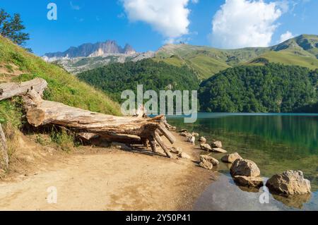 Blick auf den See MaralGol in Aserbaidschan Stockfoto