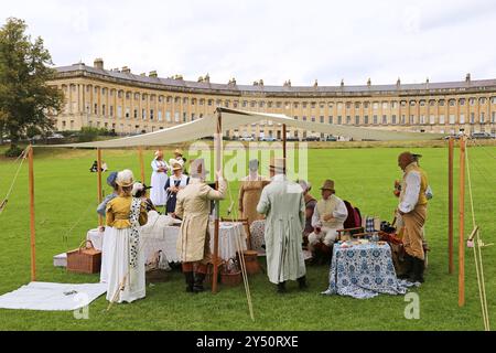 Regency Picknick, Jane Austen Festival 2024, Royal Crescent, Bath, Somerset, England, Großbritannien, Großbritannien, Europa Stockfoto