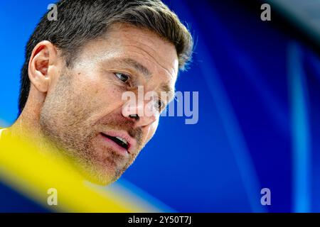 Bayer 04 Leverkusen Trainer Xabi Alonso während der Pressekonferenz nach dem Spiel , während des Spiels Feyenoord - Leverkusen im Stadion de Kuip für die UEFA Champions League, Ligasaison, 1. Spieltag 2024-2025 in ROTTERDAM, Niederlande am 19. september 2024, Foto von Marcel van Dorst / EYE4images/DeFodi Images Defodi-746  1MD3776-ARW *** Bayer 04 Leverkusen Trainer Xabi Alonso während der Pressekonferenz nach dem Spiel , während des Spiels Feyenoord Leverkusen im Stadion de Kuip für die UEFA Champions League, League-Phase, Spieltag 1 Saison 2024 2025 in ROTTERDAM, Niederlande am 19 Stockfoto