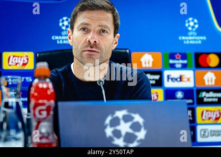 Bayer 04 Leverkusen Trainer Xabi Alonso während der Pressekonferenz nach dem Spiel , während des Spiels Feyenoord - Leverkusen im Stadion de Kuip für die UEFA Champions League, Ligasaison, 1. Spieltag 2024-2025 in ROTTERDAM, Niederlande am 19. september 2024, Foto von Marcel van Dorst / EYE4images/DeFodi Images Defodi-746  1MD3701-ARW *** Bayer 04 Leverkusen Trainer Xabi Alonso während der Pressekonferenz nach dem Spiel , während des Spiels Feyenoord Leverkusen im Stadion de Kuip für die UEFA Champions League, League-Phase, Spieltag 1 Saison 2024 2025 in ROTTERDAM, Niederlande am 19 Stockfoto