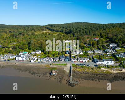 Aus der Vogelperspektive von der Drohne des Dorfes Kippford auf dem URR Water River an der Solway Coast im neuen Galloway National Park, Dumfries und Galloway, SCO Stockfoto