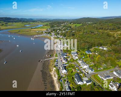 Aus der Vogelperspektive von der Drohne des Dorfes Kippford auf dem URR Water River an der Solway Coast im neuen Galloway National Park, Dumfries und Galloway, SCO Stockfoto