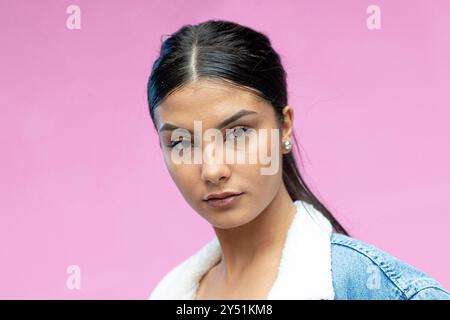 Claudia Dalmau posiert für eine Fotosession „La maternal“ Madrid am 14. November 2022 in Madrid, Spanien. Stockfoto