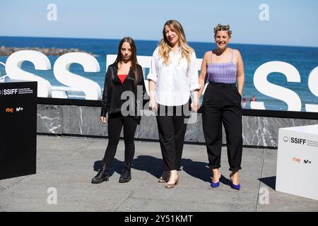 Angela Cervantes, Carla Quilez und der Regisseur Pilar Palomero nahmen am 21. September 2022 am 70. San Sebastian International Film Festival im Kursaal Palace in Donostia/San Sebastian, Spanien Teil. Stockfoto