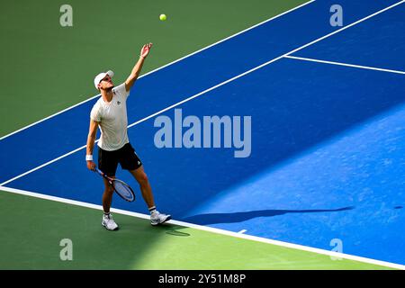 Chengdu, China. September 2024. Yannick HANFMANN (GER) am 4. Tag der ATP 250 Chengdu Open 2024 im Sichuan International Tennis Centre. Quelle: Meng Gao/Alamy Live News Stockfoto