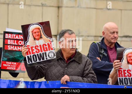 Belfast, Vereinigtes Königreich 20/09/2024 Legacy-Aktivisten nehmen an Protesten vor dem Belfast Royal Court of Justice in Belfast Nordirland Teil Credit:HeadlineX/Alamy Live News Stockfoto