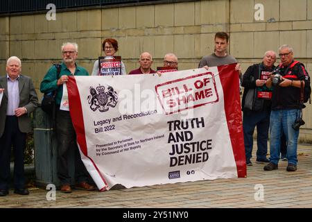 Belfast, Vereinigtes Königreich 20/09/2024 Legacy-Aktivisten nehmen an Protesten vor dem Belfast Royal Court of Justice in Belfast Nordirland Teil Credit:HeadlineX/Alamy Live News Stockfoto