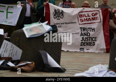 Belfast, Vereinigtes Königreich 20/09/2024 Legacy-Aktivisten nehmen an Protesten vor dem Belfast Royal Court of Justice in Belfast Nordirland Teil Credit:HeadlineX/Alamy Live News Stockfoto