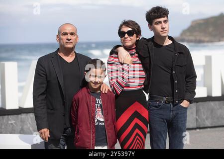 Eduard Fernandez, der spanische Schauspieler Tomas Martin, die spanische Schauspielerin Greta Fernandez und Alex Monner besuchten La hija de un Ladron / Tochter Eines Diebes während des 67. San Sebastian International Film Festivals am 25. September 2019 im Kursaal Palace in Donostia/San Sebastian, Spanien. Stockfoto
