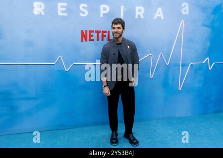 Alfonso Bassave nahm am 26. August 2024 am Photocall „Respira“ in Cine Callao in Madrid Teil. Stockfoto