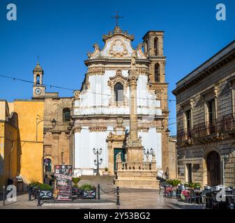 Die wunderschöne barocke Mutterkirche St. Andreas des Apostels oder Chiesa Madre in Presicce, Provinz Lecce, Apulien, Italien. Es verfügt über einen reichhaltigen dez Stockfoto