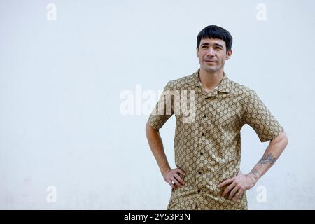 Juanjo Ballesta Portrait Session während der Präsentation Nueva Tierra in der Cine Emabajadores am 3. September 2024 in Madrid, Spanien. Stockfoto