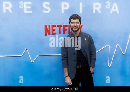 Alfonso Bassave nahm am 26. August 2024 am Photocall „Respira“ in Cine Callao in Madrid Teil. Stockfoto