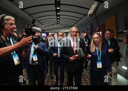 Nigel Farage, der Vorsitzende der Reform UK, kommt zur jährlichen Konferenz der Partei im National Exhibition Centre in Birmingham. Bilddatum: Freitag, 20. September 2024. Stockfoto