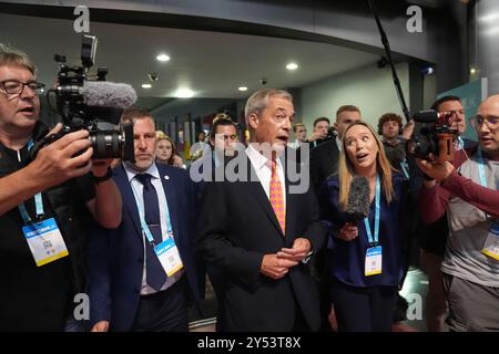 Nigel Farage, der Vorsitzende der Reform UK, kommt zur jährlichen Konferenz der Partei im National Exhibition Centre in Birmingham. Bilddatum: Freitag, 20. September 2024. Stockfoto