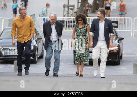 Christos Loulis, Costa Gavras, Valeria Golino und Alexandros Bourdomis besuchten Erwachsene im Saal (Comportarse Como Adultos) während des 67. San Sebastian International Film Festivals im Kursaal Palace am 21. September 2019 in Donostia/San Sebastian, Spanien. Stockfoto