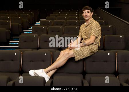 Juanjo Ballesta Portrait Session während der Präsentation Nueva Tierra in der Cine Emabajadores am 3. September 2024 in Madrid, Spanien. Stockfoto