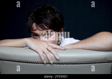 Greta Fernandez posiert während der Promotion von La hija del Ladron im Hotel Maria Cristina am 24. September 2019 in San Sebastian, Spanien. Stockfoto