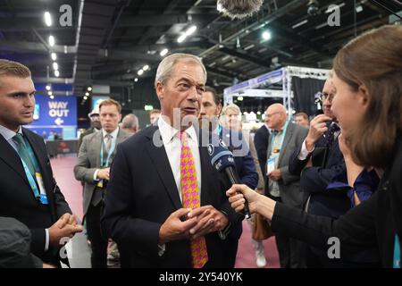 Nigel Farage, der Vorsitzende der Reform UK, kommt zur jährlichen Konferenz der Partei im National Exhibition Centre in Birmingham. Bilddatum: Freitag, 20. September 2024. Stockfoto