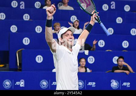 Chengdu, China. September 2024. Nicolas JARRY (CHI) am 4. Tag der ATP 250 Chengdu Open 2024 im Sichuan International Tennis Centre. Quelle: Meng Gao/Alamy Live News Stockfoto