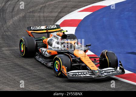 Singapur, Singapur. September 2024. Lando Norris (GBR) McLaren MCL38. 20.09.2024. Formel-1-Weltmeisterschaft, Rd 18, Grand Prix Von Singapur, Marina Bay Street Circuit, Singapur, Übungstag. Das Foto sollte lauten: XPB/Alamy Live News. Stockfoto