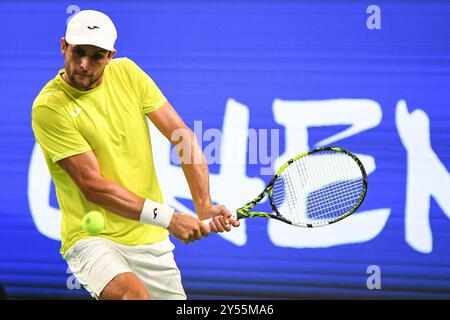 Chengdu, China. September 2024. Aleksandar VUKIC (aus) am 4. Tag der ATP 250 Chengdu Open 2024 im Sichuan International Tennis Centre. Quelle: Meng Gao/Alamy Live News Stockfoto