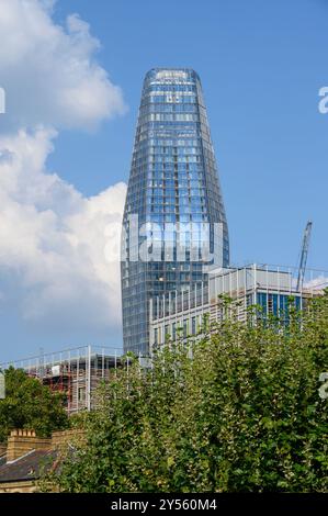 London, Großbritannien. Ein Blackfriars (die Vase / der Boomerang) von einem Bahnsteig des Waterloo East Bahnhofs aus gesehen Stockfoto