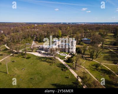 Luftaufnahme von Schloss Babelsberg von Friedrich dem Großen im Babelsberg Park in Potsdam, Deutschland Stockfoto