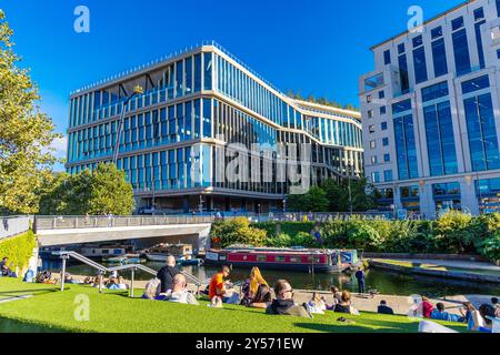 Plattform G, Googles neues Hauptgebäude in Kings Cross, kurz vor Fertigstellung, London, England Stockfoto