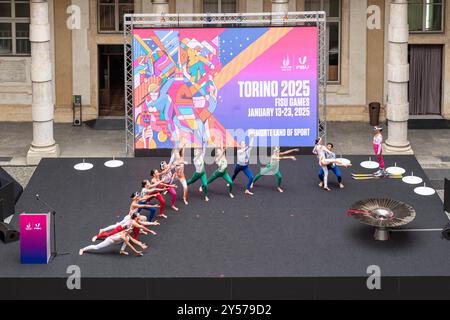 Alcuni Momenti della Cerimonia di accensione della Fiaccola dei Giochi Mondiali Universitari Torino 2025 presso Rettorato dell'Universit&#xe0; A Turin, Italia - Cronaca - Venerd&#xec; 20 Settembre 2024 - (Foto Giacomo Longo/LaPresse) einige Momente der Fackelbeleuchtung der Turino 2025 World University University Games in der Universität in der University Rectorate, 2024 Giacomo Live Presse: Freitag/Laongo, Laongo Presse - Laongo) Stockfoto