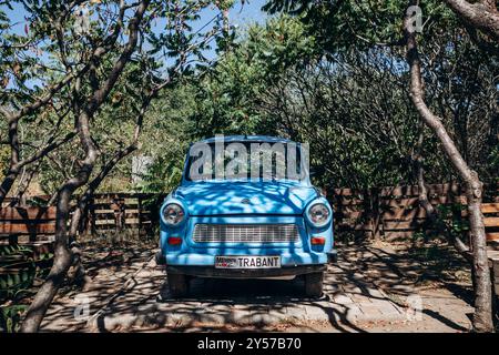 Budapest, Ungarn - 10. August 2024: Der Trabant, legendäres DDR-Volksauto. Stockfoto