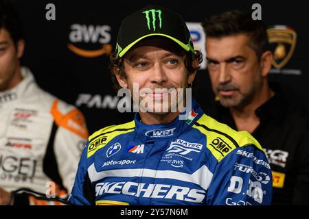 Monza, Italien. September 2024. Valentino ROSSI (ITA), der für DAS TEAM WRT #46 fährt, nimmt an der Pressekonferenz der Fanatec GT World Challenge Runde 8 2024 im Autodromo Nazionale in Monza (Italien) Teil. Quelle: Riccardo Righetti/Alamy Live News Stockfoto