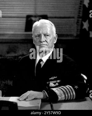 Chester Nimitz. Porträt von Chester William Nimitz (1885–1966) als Chief of Naval Operations. Offizielles Foto, 1945 Stockfoto