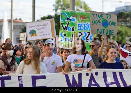 Wien, Österreich. September 2024. Klimaanschlag von Fridays for Futures im Lichte der Hochwasserkatastrophe in Österreich Stockfoto