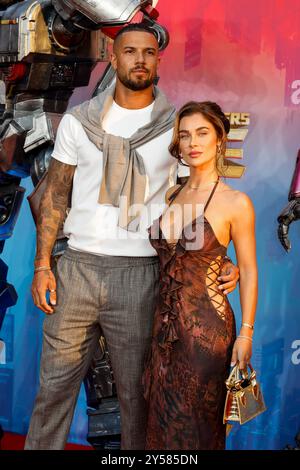 DJ O'Neal und Cally Jane Beech nehmen an der European Premiere von Transformers One auf der Cineworld am Leicester Square in London Teil. Stockfoto