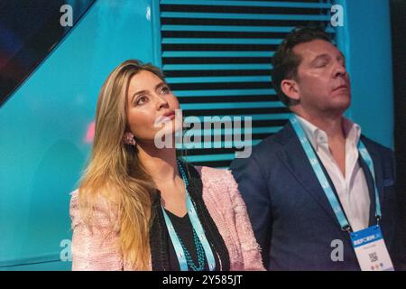 Holly Valance (Holly Rachel Candy) hört Reden auf der Konferenz Reform UK, darunter Nigel Farage Leaders Speech REFORM UK. KONFERENZ 2024 KONFERENZ Bild Garyroberts/worldwidefeatures.com Stockfoto