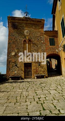 Mittelalterliches Dorf Borgo Lucignanello Bandini. San Giovanni d'Asso Siena, Toskana Stockfoto