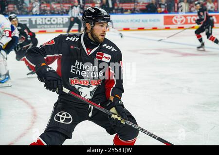 Deutschland. September 2024. Eishockey Penny-DEL 1.Spieltag Koelner Haie - Eisbaeren Berlin am 20.09.2024 in der Lanxess Arena in Köln Brady Austin ( Köln ) Gemaess den Vorgaben der DEL Deutsche Eishockey Liga ist die Publikation und Weiterverwertung der Aufnahmen in elektronischen Medien und Endgeraeten aller Art waehrend des laufenden Spiels nicht zulaessig. Foto: Revierfoto Credit: ddp Media GmbH/Alamy Live News Stockfoto