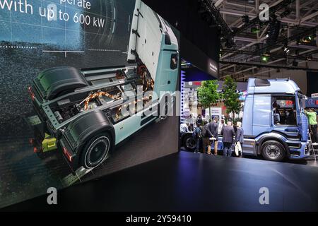 Elektrofahrzeug Mercedes-Benz Trucks eActros600, Truck of the Year, IAA Transportation, Hannover, 18.09.2024, Hannover, Niedersachsen, Deutschland Stockfoto