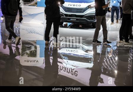 An E Iveco Daily auf der IAA Transportation, Hannover, 18.09.2024, Hannover, Niedersachsen, Deutschland, Europa Stockfoto