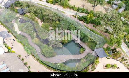 Luftaufnahme des Henry Doorly Zoo, eines der besten Zoos der Welt! Omaha, Nebraska, USA an einem bewölkten Sommertag. Stockfoto