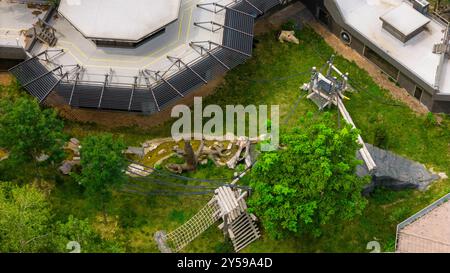 Luftaufnahme des Henry Doorly Zoo, eines der besten Zoos der Welt! Omaha, Nebraska, USA an einem bewölkten Sommertag. Stockfoto