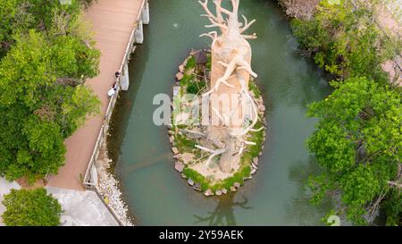 Luftaufnahme des Henry Doorly Zoo, eines der besten Zoos der Welt! Omaha, Nebraska, USA an einem bewölkten Sommertag. Stockfoto