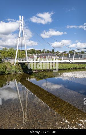 Fußgängerbrücke über den Fluss Teviot, Hawick, Schottland, Großbritannien, Europa Stockfoto